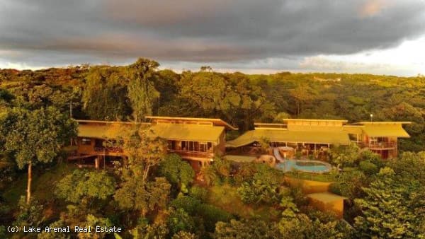 Modern Bali-Style Home, 8 BD, 5 BA 3,70 Acre In Nuevo Arenal - 3