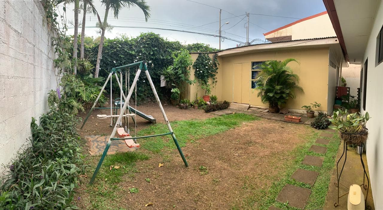 Cozy 3-Bedroom 2- Bathroom House on Spacious Land in Tilaran  - 3