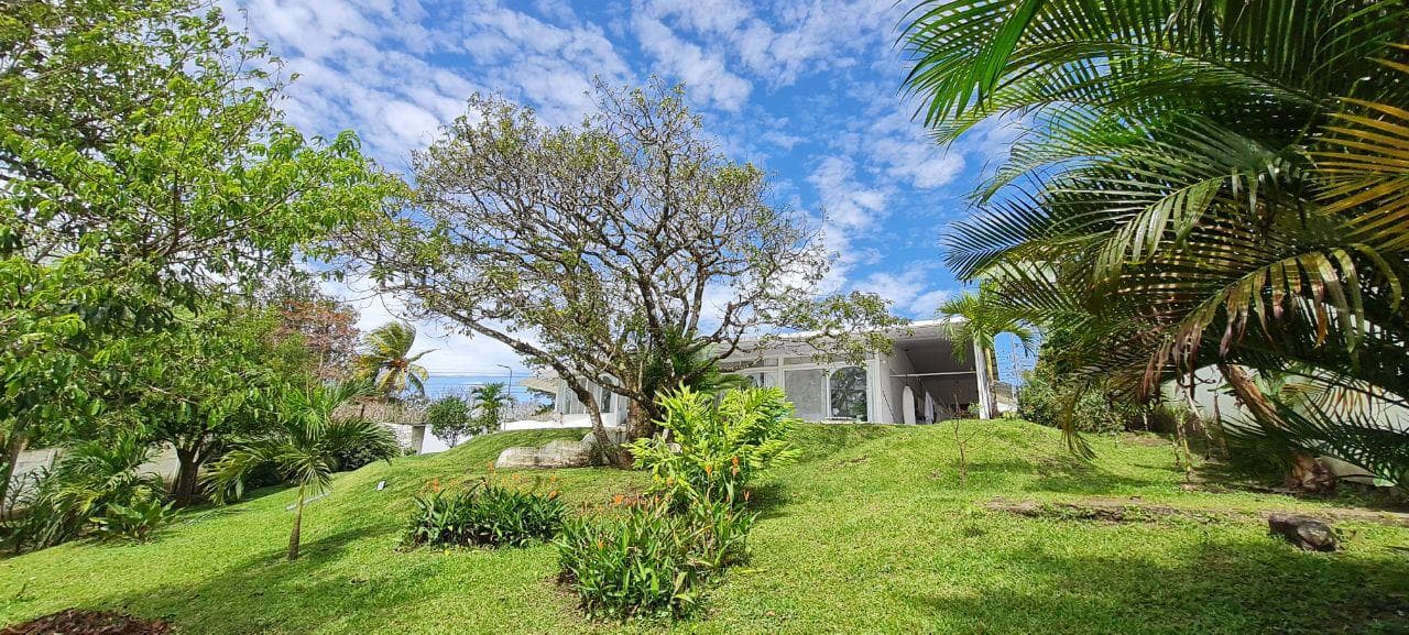 Lakeview Home 4BD 2BAw/ Lake Access, Development Potential & BMW  - 2