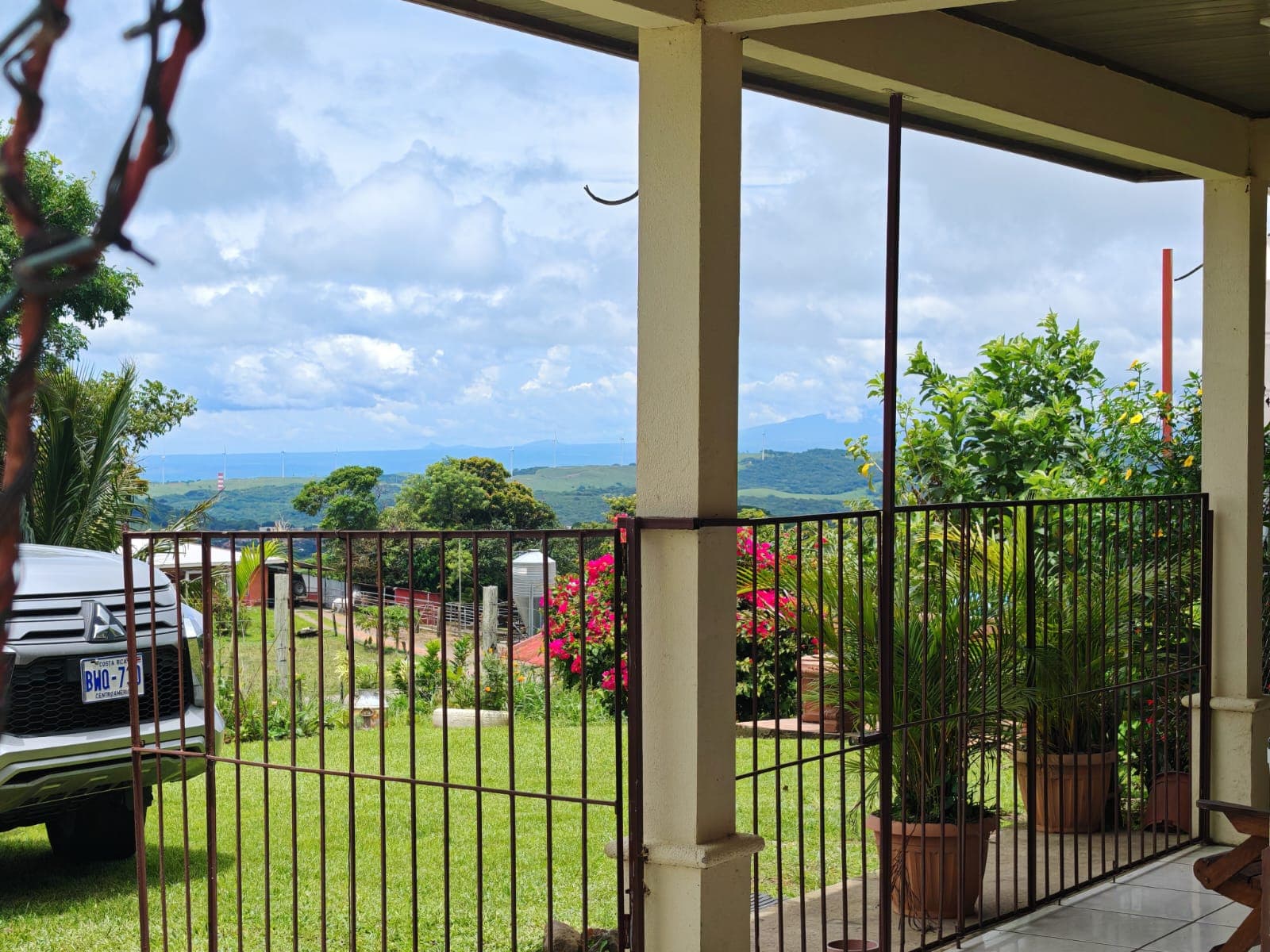 Beautiful 3-bedroom, 2-bathroom Home on a Sprawling 26,313 m² (6.5 Acres) lot  - 4