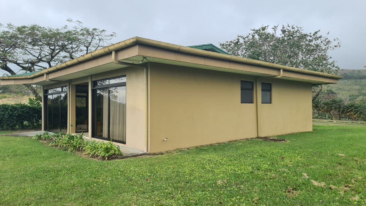  Beautiful 3 Bedroom 2 Bathroom Furnished Home in El Aguacate - 3