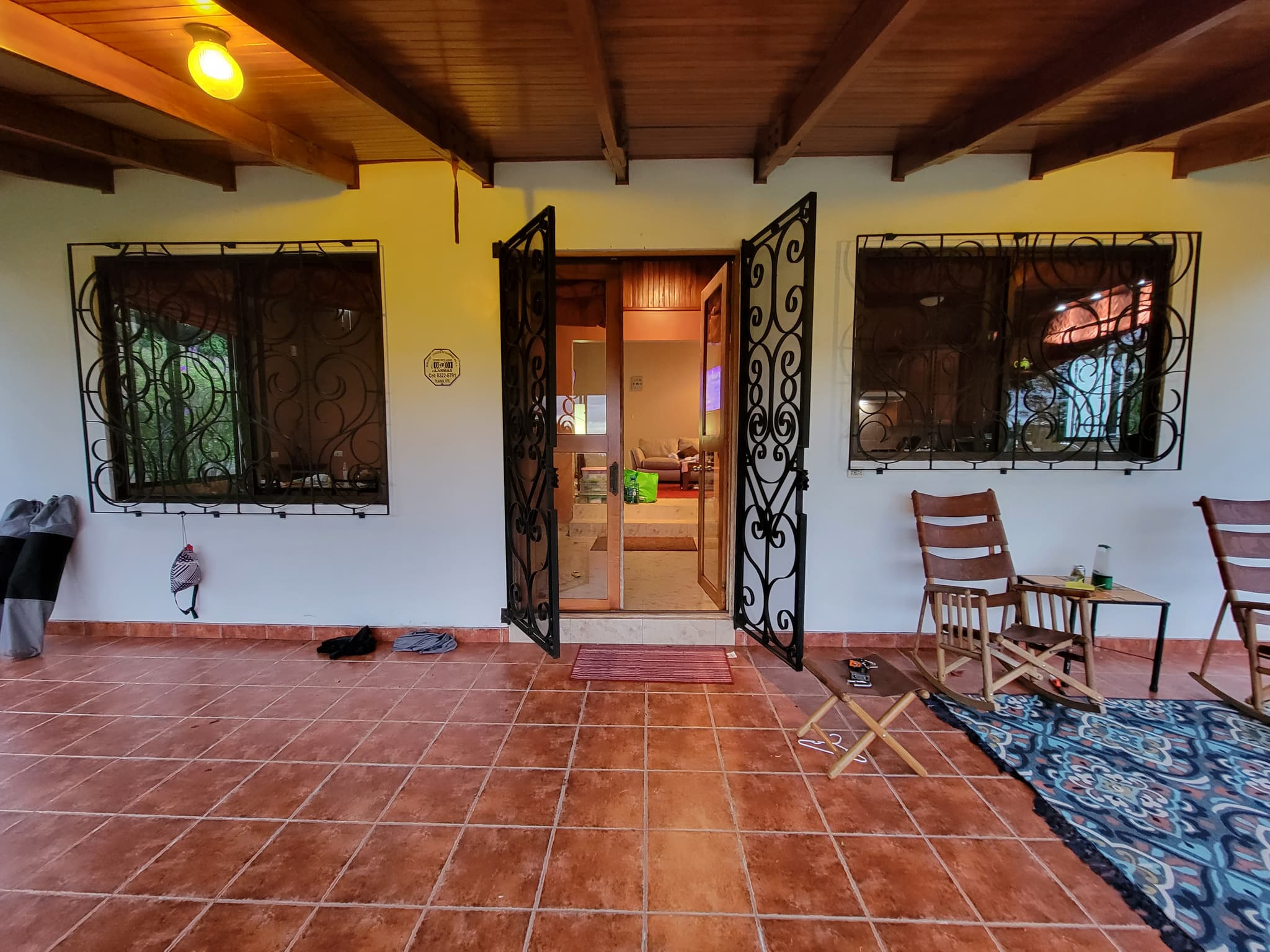 Beautiful 3 BD 2 BA Home in a 8 Acre Lot with Pool and Lake View - 2