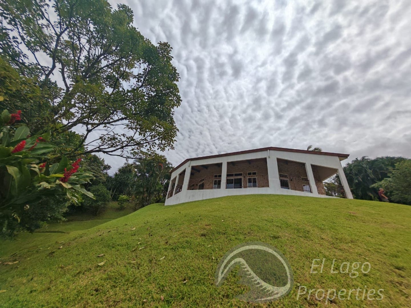 Luxurious Home 4 BD 4 BA With Amazing Lake Views In Nuevo Arenal  - 5