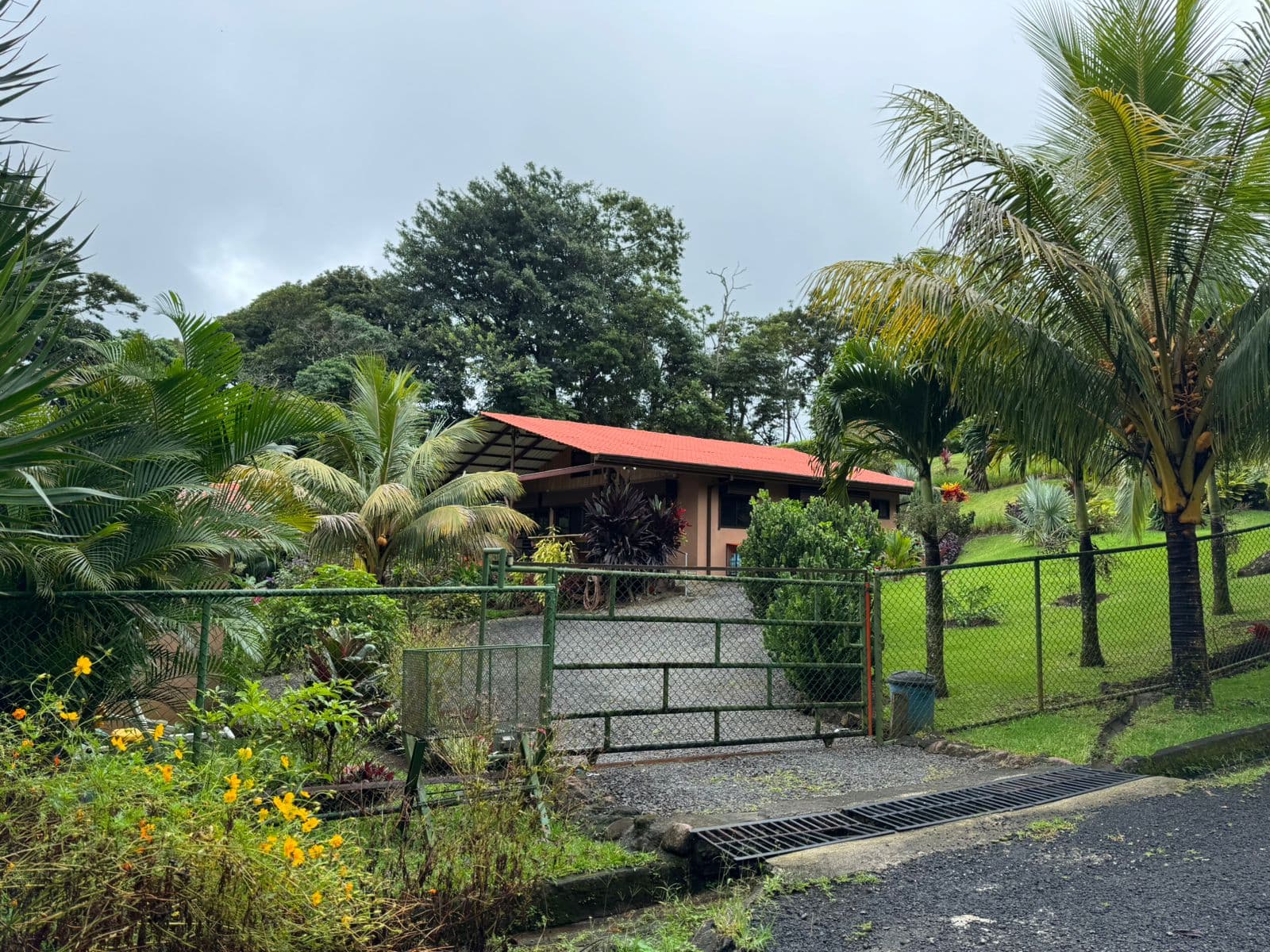 Mountain View Home 2 Bedrooms 2 Bathroom in Sabalito - 2