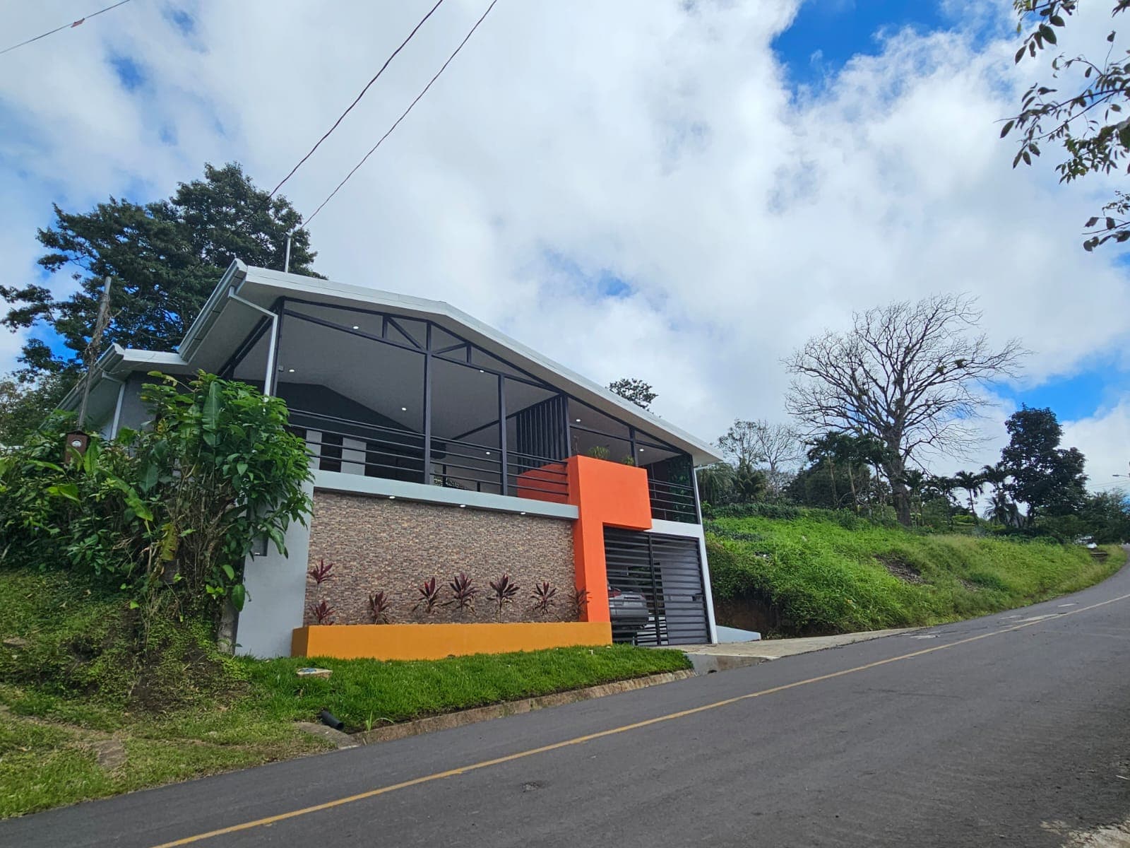 Modern Home 2BD 1BA with Beautiful Mountain Views in Parcelas - 3