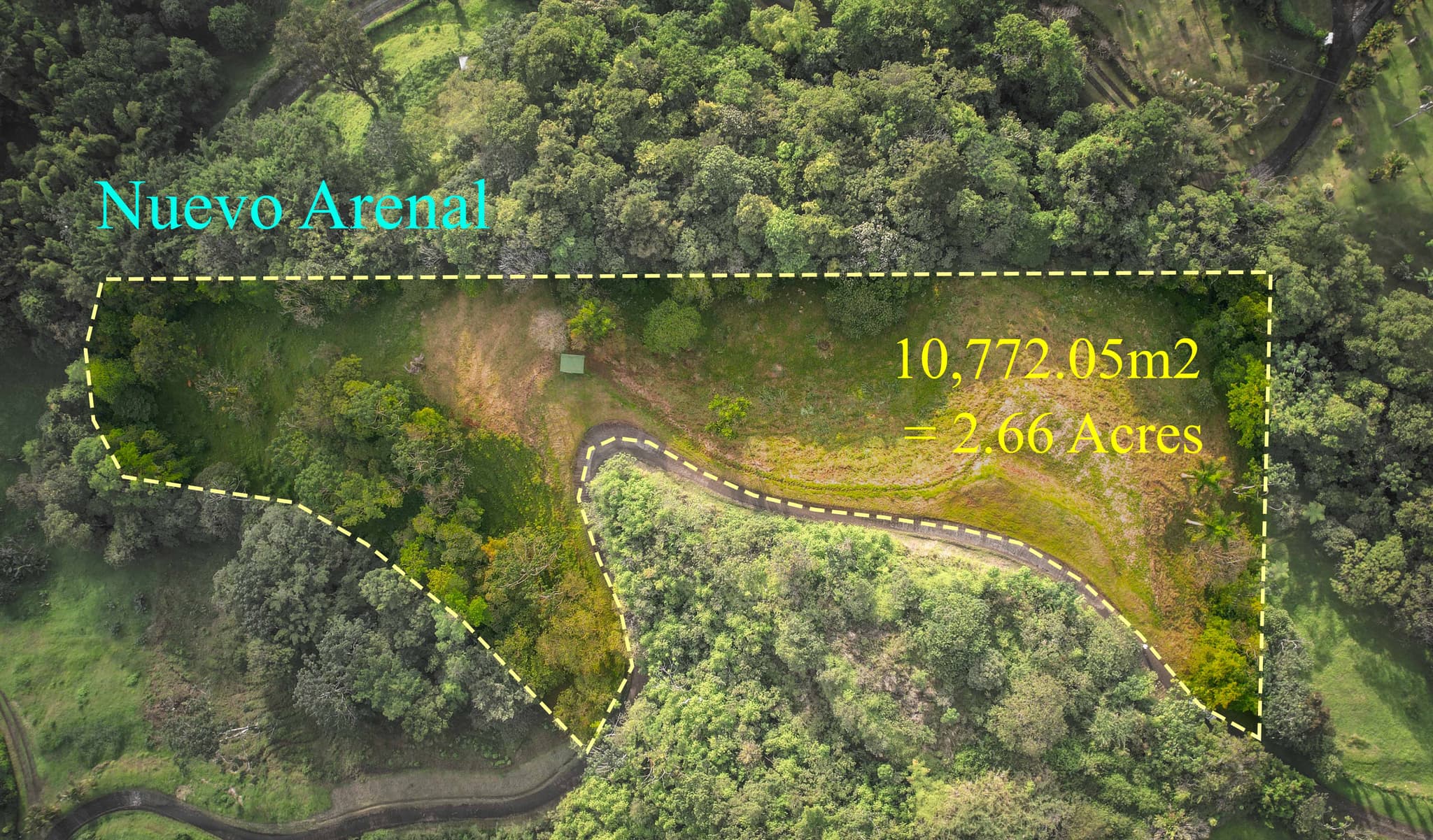 Elegant Lakeside Living: Exclusive Lots in Nuevo Arenal - 3