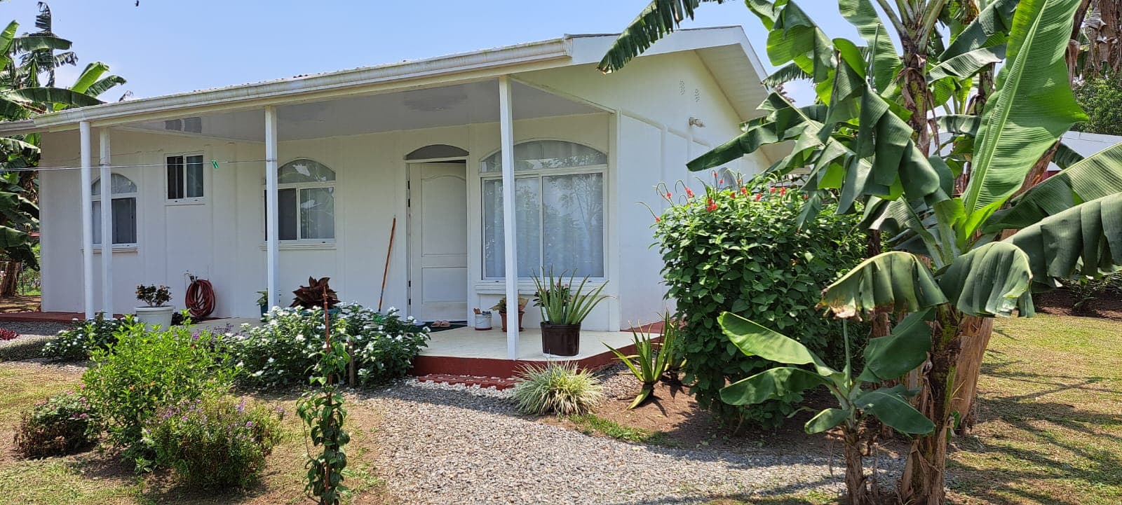 Lovely 3 Bedroom 1 Bathroom Home with Lake Arenal View In Tronadora - 3