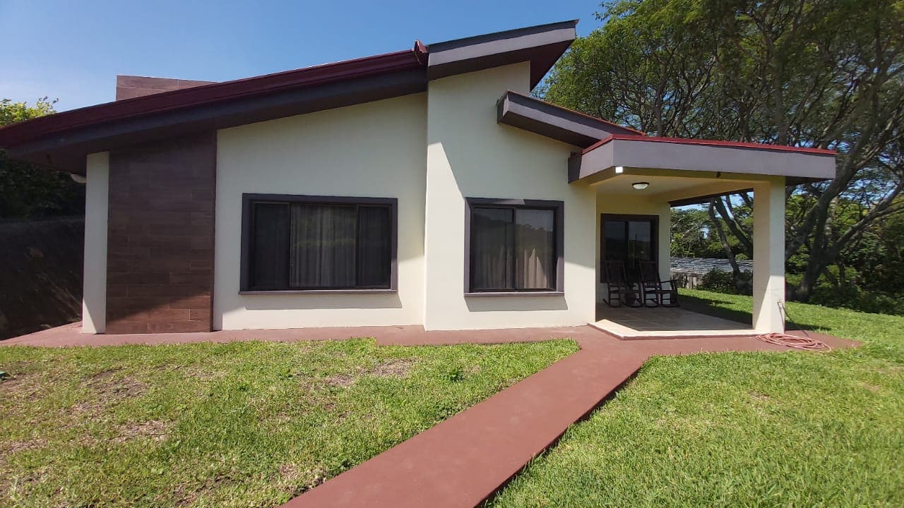 Lovely Home 4 Bedroom 2 Bathroom + Office In Bello Horizonte Tilarán  - 2