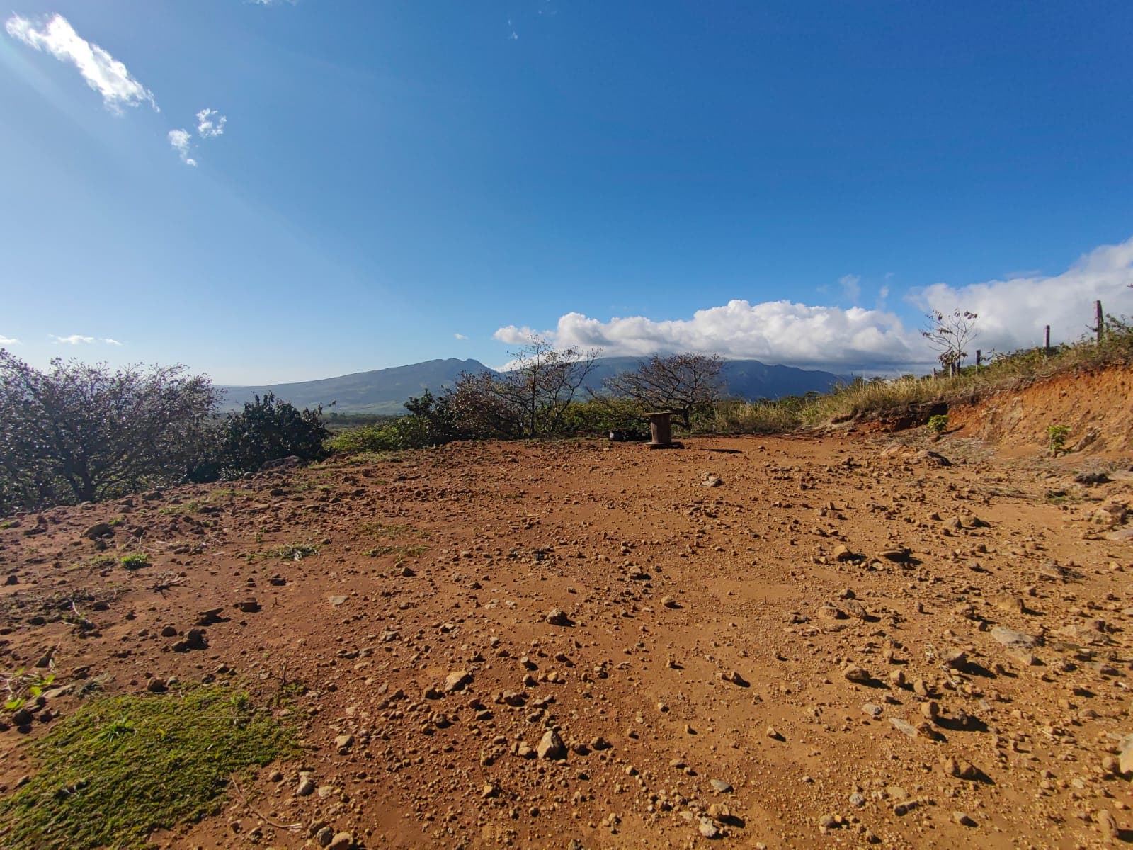 2500 m2 Ready to build / Beautiful Views & Commercial Potential-Nueva Guatemala - 3