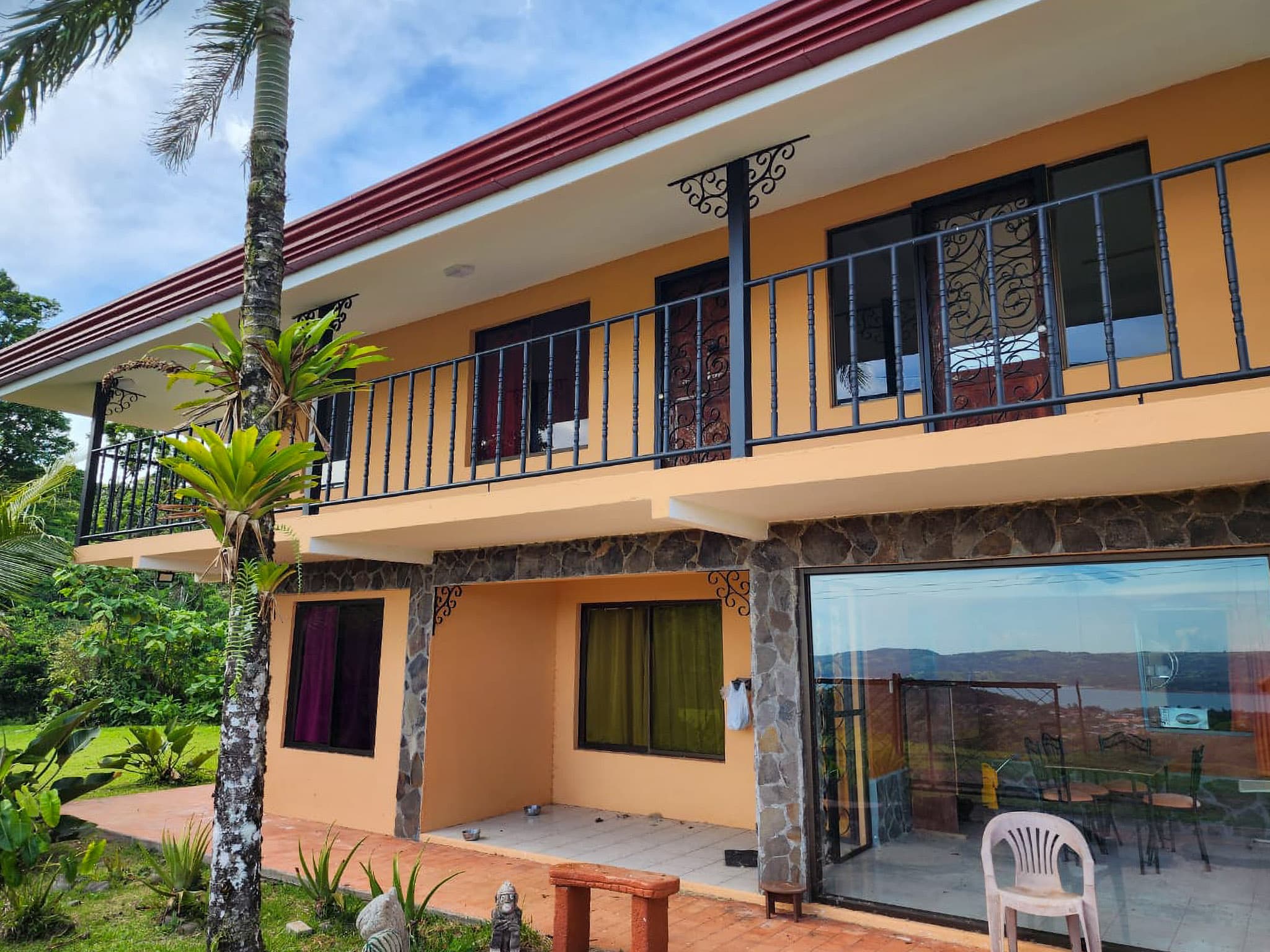 Lake view Residence 6 BD/5BA with Commercial Opportunity - 4