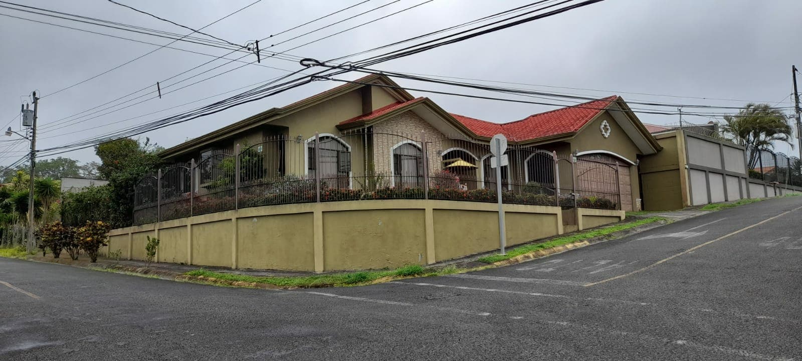 Beautiful, 3 BD/ 2 BA Home in on of Tilaran’s most Desirable Neighborhoods  - 2