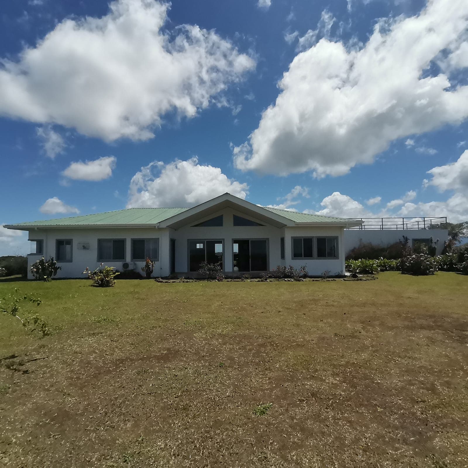 Beautiful, 3 bedroom, 3.5 bathroom, Mountain Top Home in Gated Community