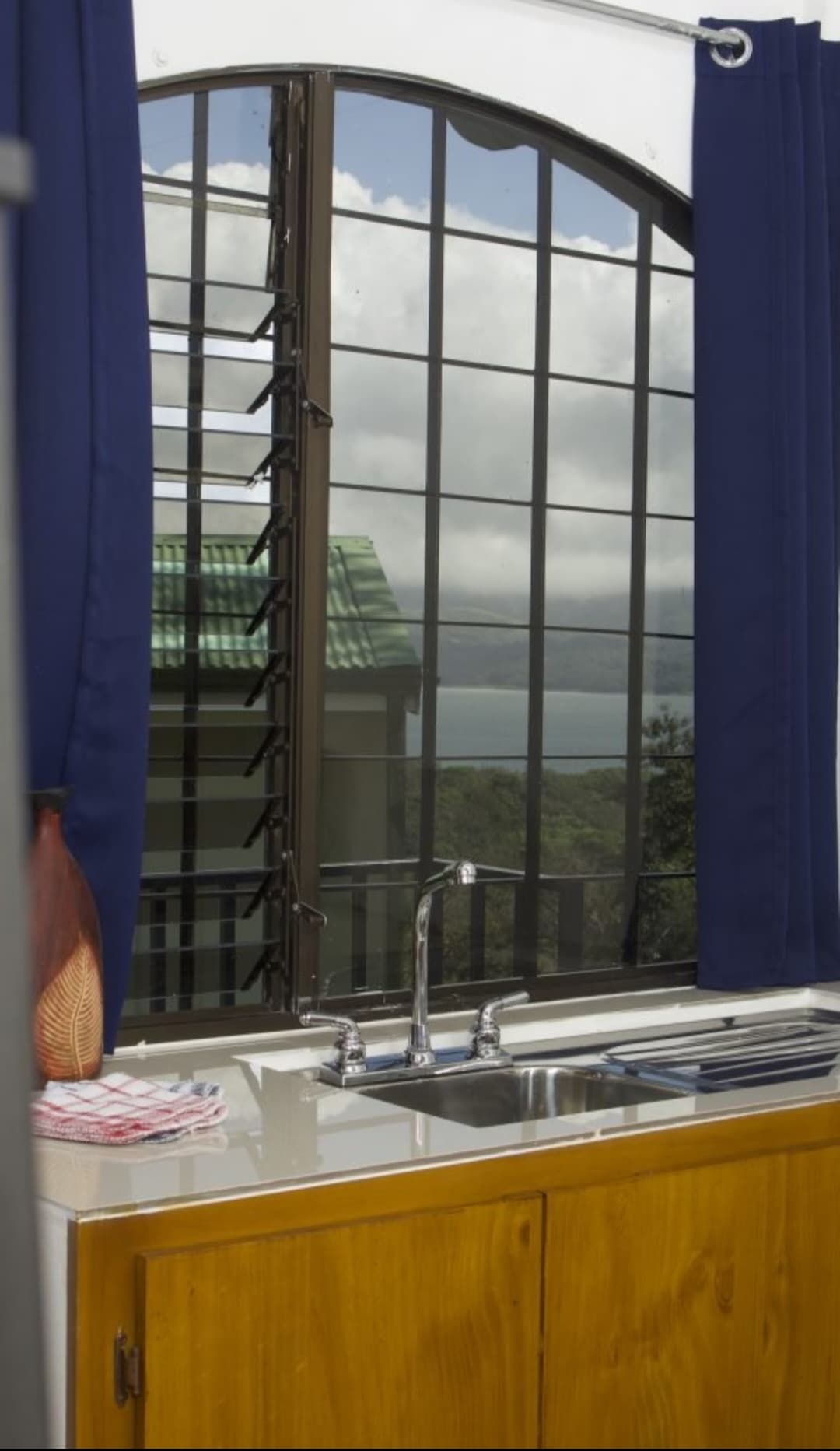 6 Houses, 1BD/1BA Lake View Cabin in Private Gated Community w/ Utilities  - 3