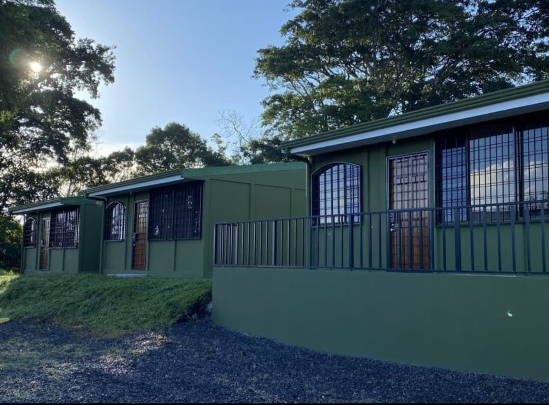 Cozy, 1BD/1BA Lake View Cabin in Gated Community w/ Utilities