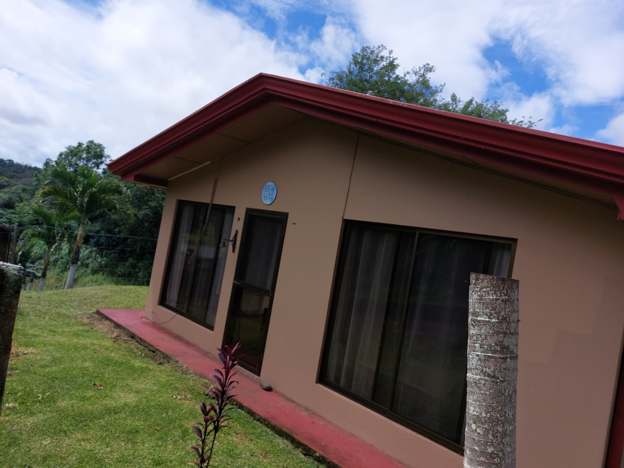 Beautiful 2 BD/1BA Cotagge + office, large enclosed backyard - San Luis