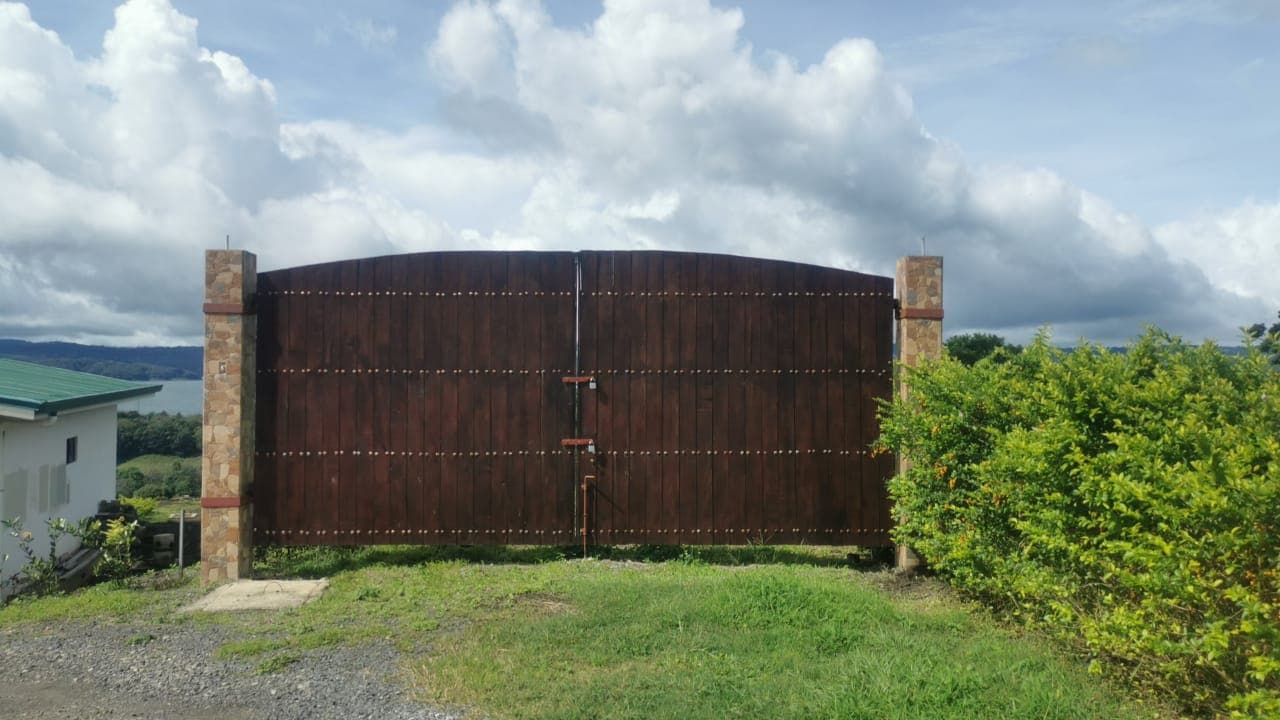 Magnificent, 1.2-acre, Lake View Lot Near Lake Arenal in Tronadora  - 4