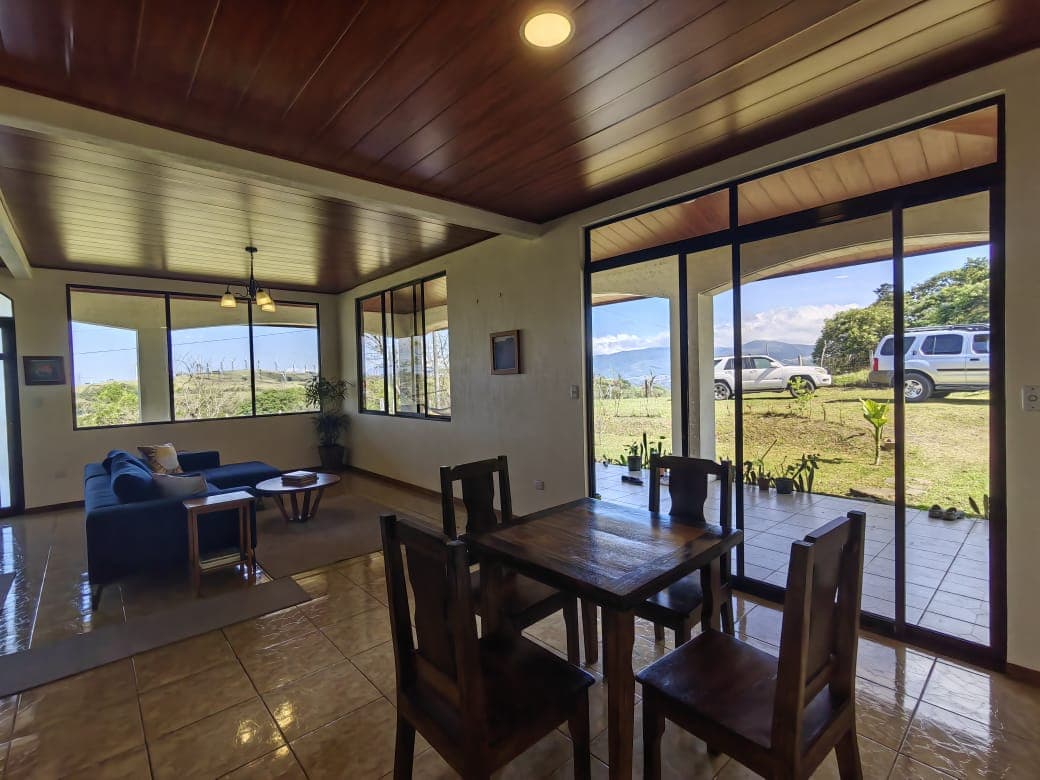 Gorgeous, 2 Story - 3 BD/2.5 BA Lake, Volcano and Mountain View House  - 5