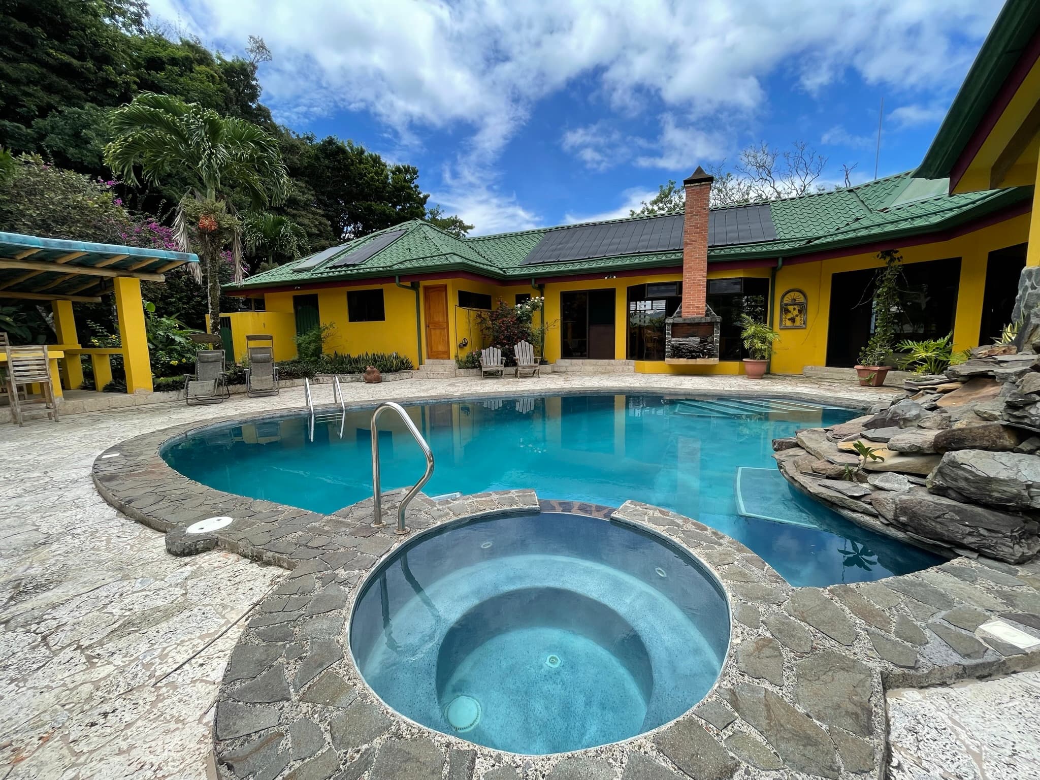 Lake & Volcano View Home, Salt Water Pool, Workshop near San Luis -2BD/2BA – 