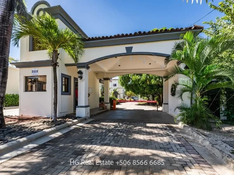 Condo Kolibrí: 1 bedroom condo in gated community Las Palmas de Tamarindo for sale