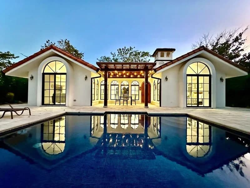 Casa Campana: Beautiful designer house on a 1 ha land located in Villareal for sale