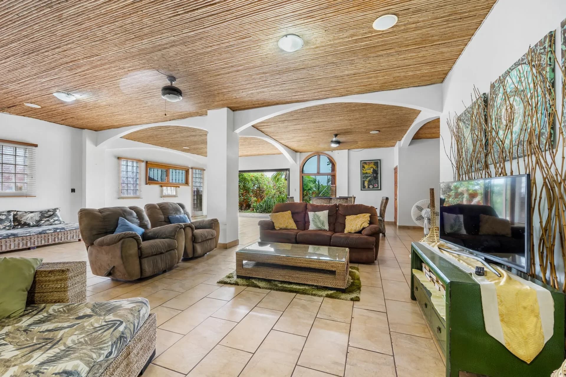 Casa de Sueños for sale: A Beachfront Paradise in Playa Potrero - 5