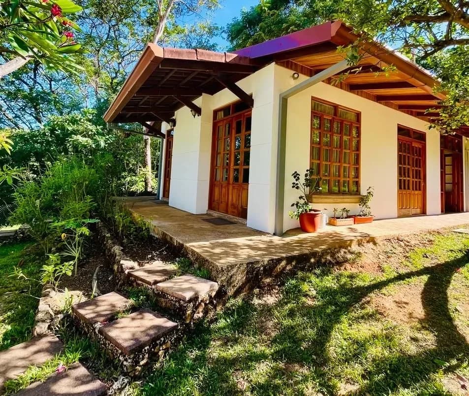 Eco Yoga Farm in Turrubares built upon 9640m2 land - 2