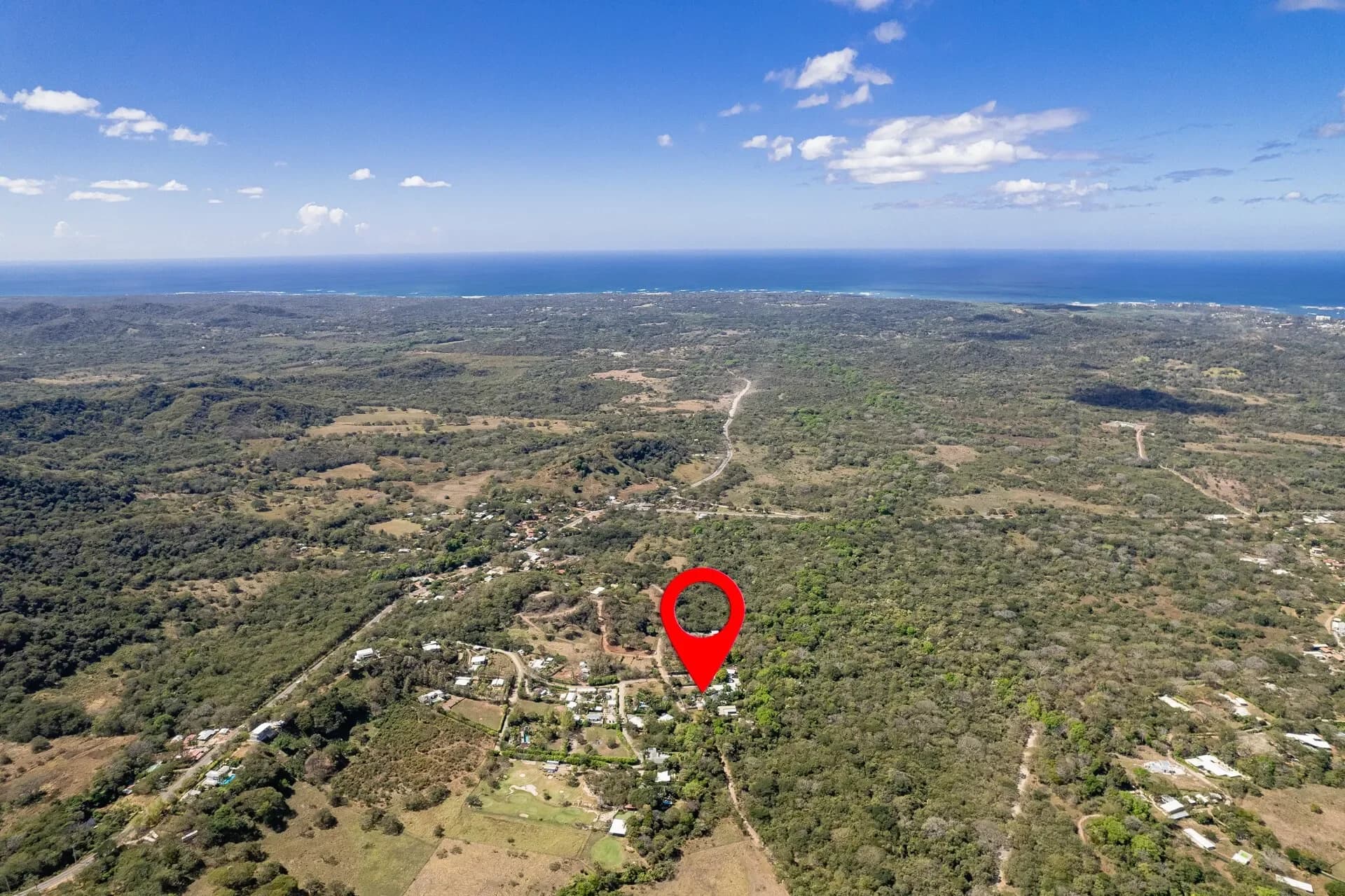 Modern and spacious 3 bedroom villa on a large size lot located near Tamarindo