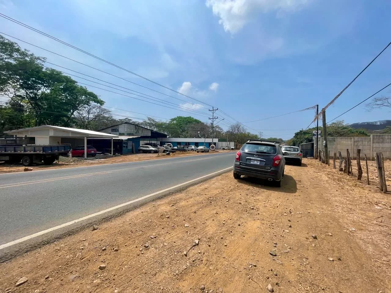 Ready to build mixed use lot of 3561 m2 in Huacas - 3