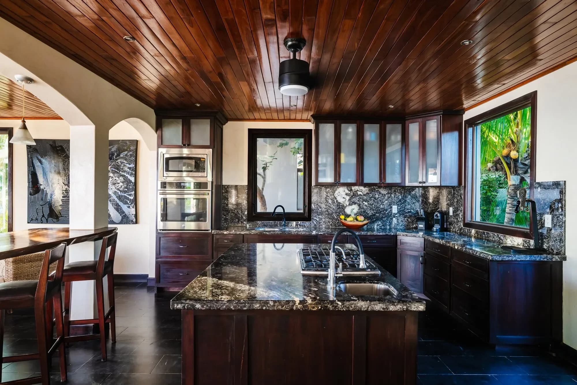 Welcome to Villa Esperanza: A Beachfront Oasis in Playa Negra for Sale - 2